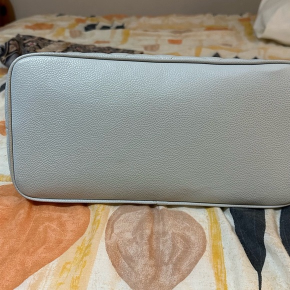 Authentic CHANEL Medallion tote bag. Greyish blue color - Picture 7 of 8